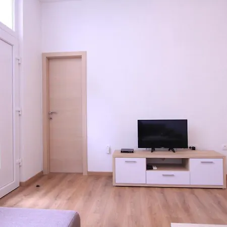 Darija * Podstrana
